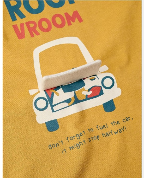 CAMISETA MANGA LARGA COCHE CON CAPÓ 3 D