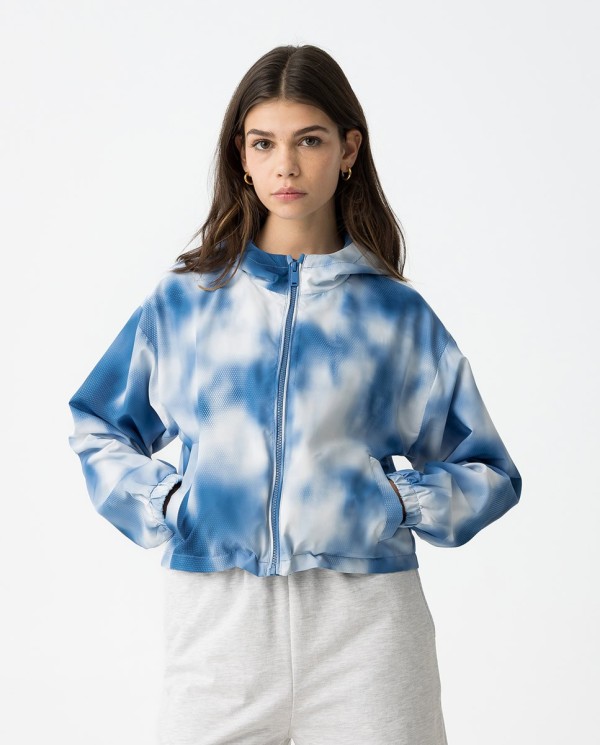 CHAQUETA CORTAVIENTOS CON CAPUCHA AZUL