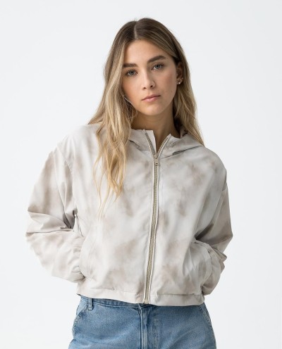 CHAQUETA CORTAVIENTOS CON CAPUCHA BEIGE