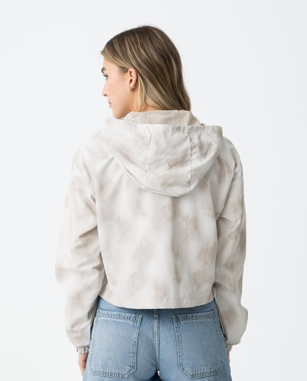 CHAQUETA CORTAVIENTOS CON CAPUCHA BEIGE 2