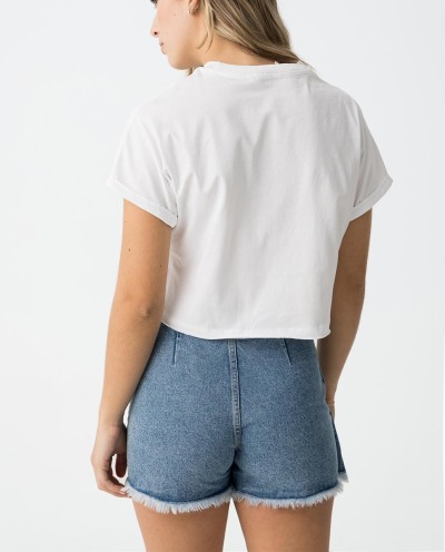 CAMISETA CROPPED CON ESTAMPADO