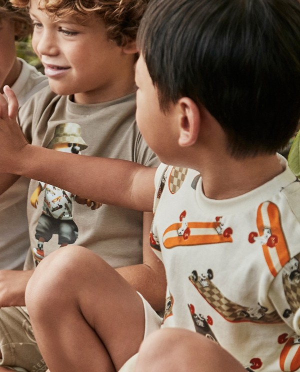 CAMISETA ESTAMPADA MONOPATÍN