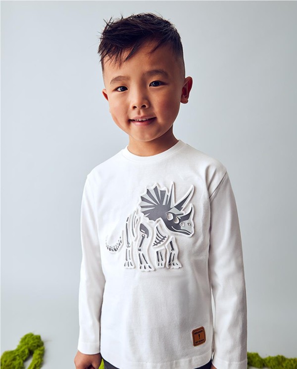 CAMISETA RELIEVE DINOSAURIO